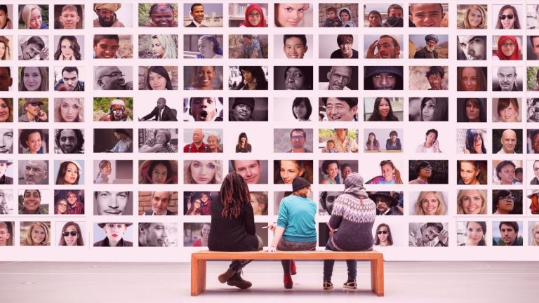 Social Media WordPress Themes